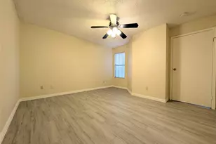 2750 Holly Hall St, Houston, TX 77054 - Photo 8