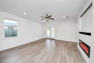 25469 Black Spruce Dr, Cleveland, TX 77328 - Photo 16