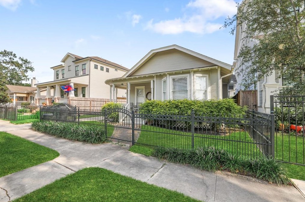 734 7th 1/2 St, Houston, TX 77007-1708