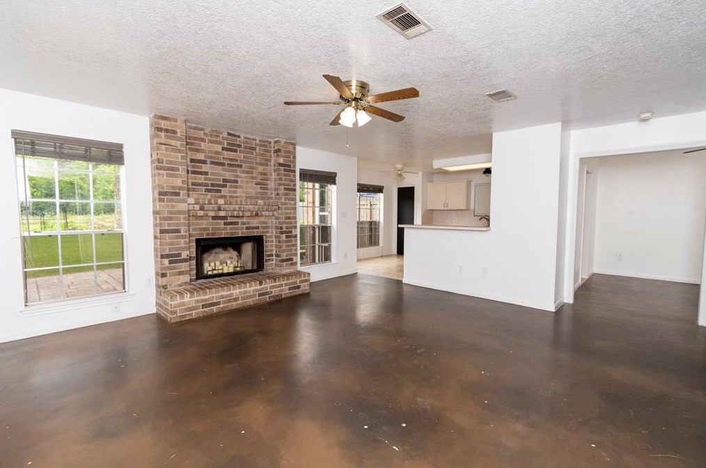 9830 Ellen St, Baytown, TX 77521-5059