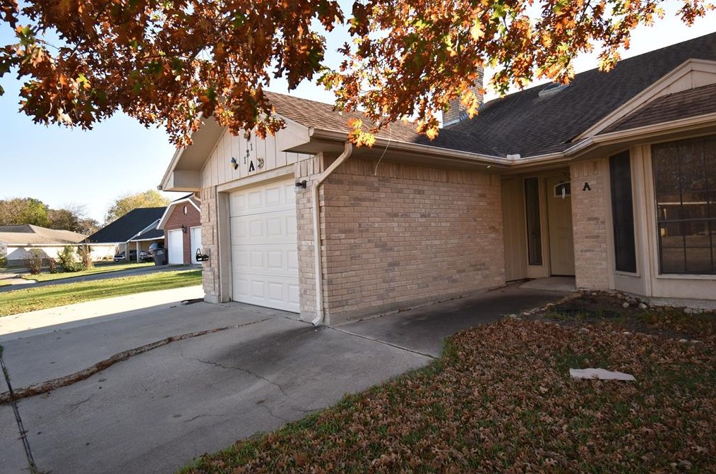 121 Sherwood Dr #a, Victoria, TX 77901