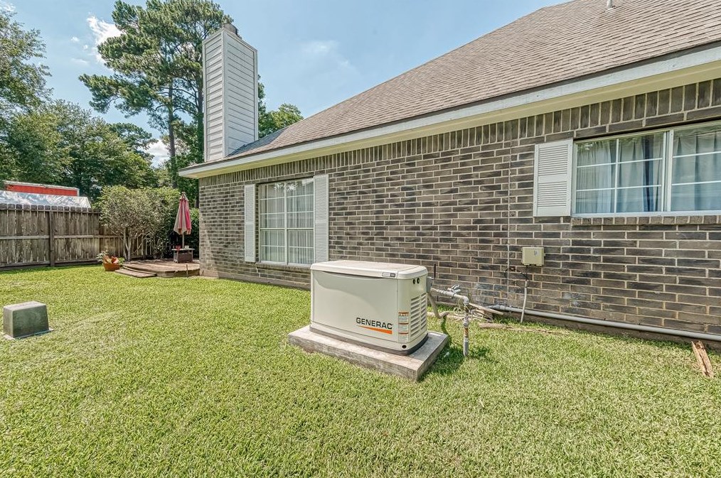 1407 Green Tree Dr, Tomball TX  77375-4361 exterior