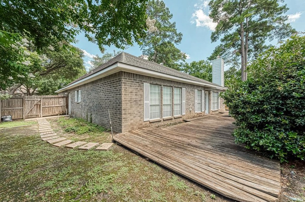 1407 Green Tree Dr, Tomball TX  77375-4361 exterior