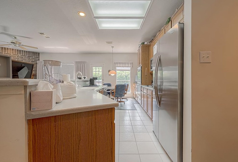 1407 Green Tree Dr, Tomball TX  77375-4361 exterior