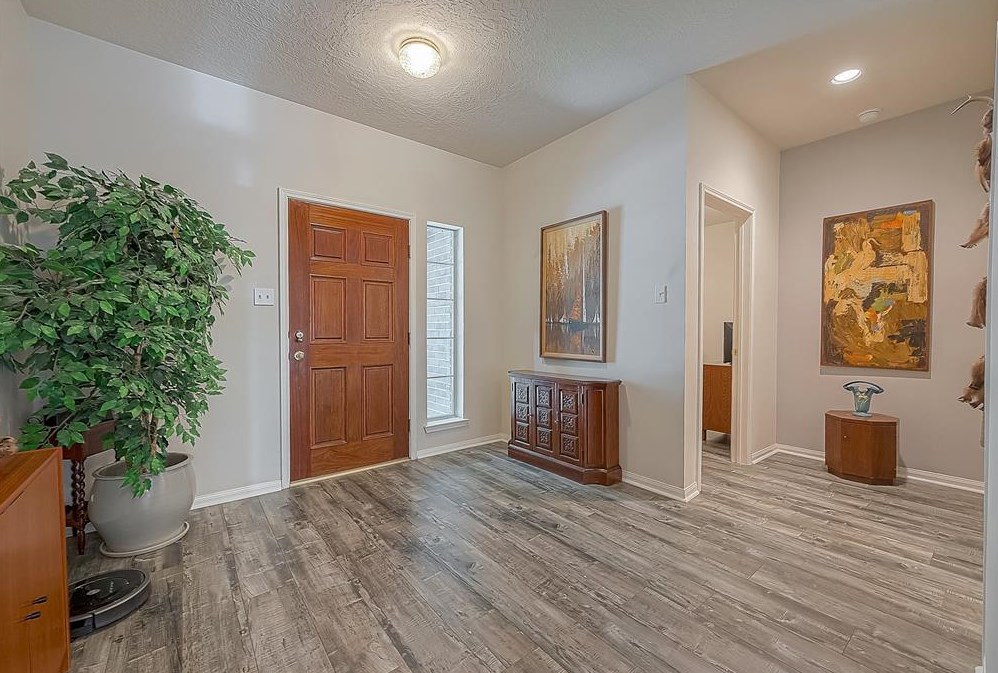 1407 Green Tree Dr, Tomball TX  77375-4361 exterior