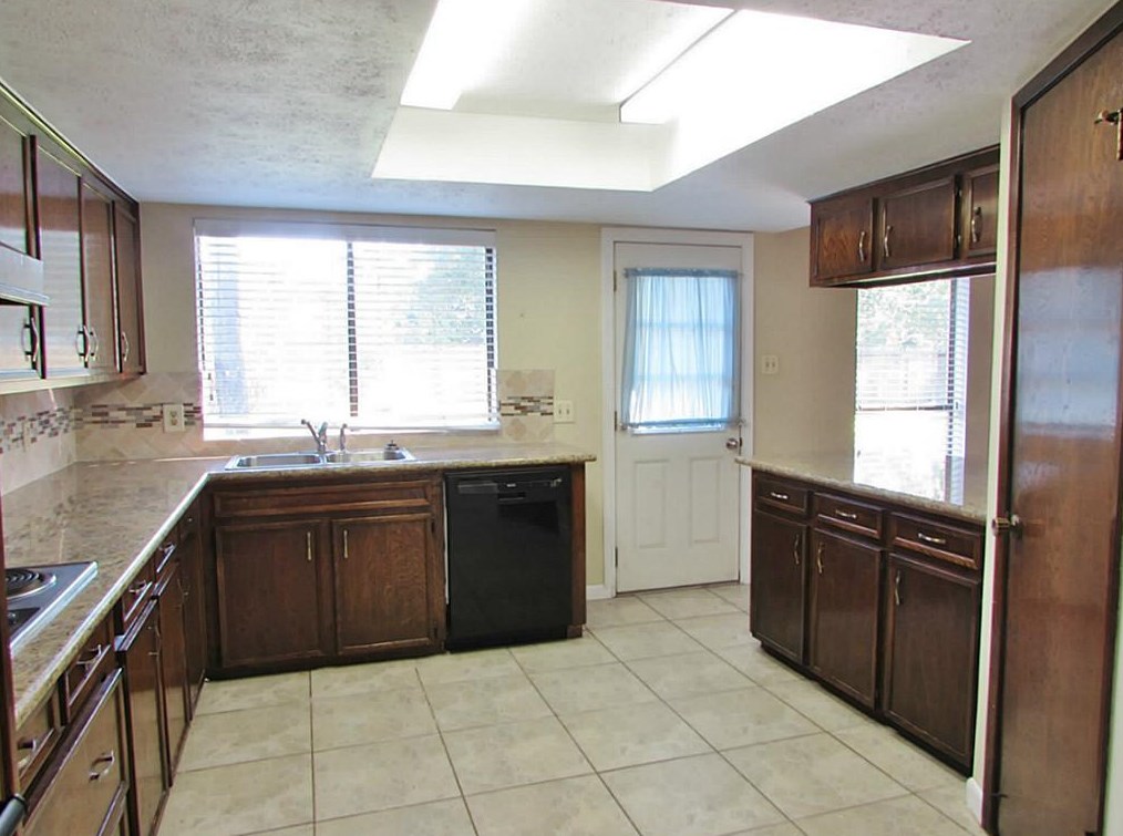3127 Wagon Trail Dr, Sugar Land, TX 77479