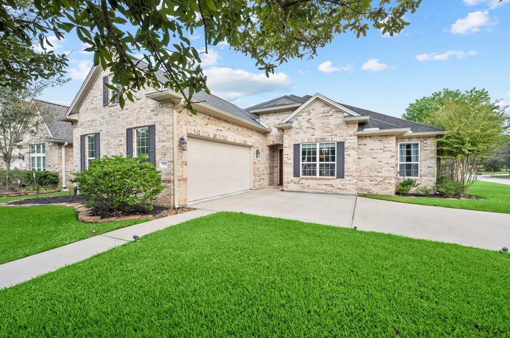 25502 Par Point Ct, Spring, TX 77389