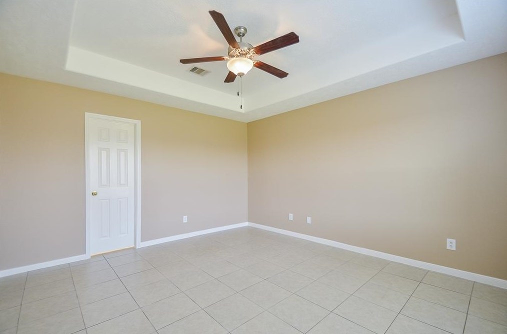9102 Stingray Ct, Texas City, TX 77591-9258