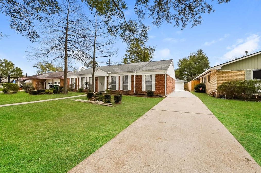 5514 Willow Creek Way, Houston, TX 77017-6744