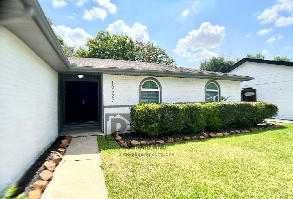 10527 Westedge Dr, Sugar Land, TX 77498
