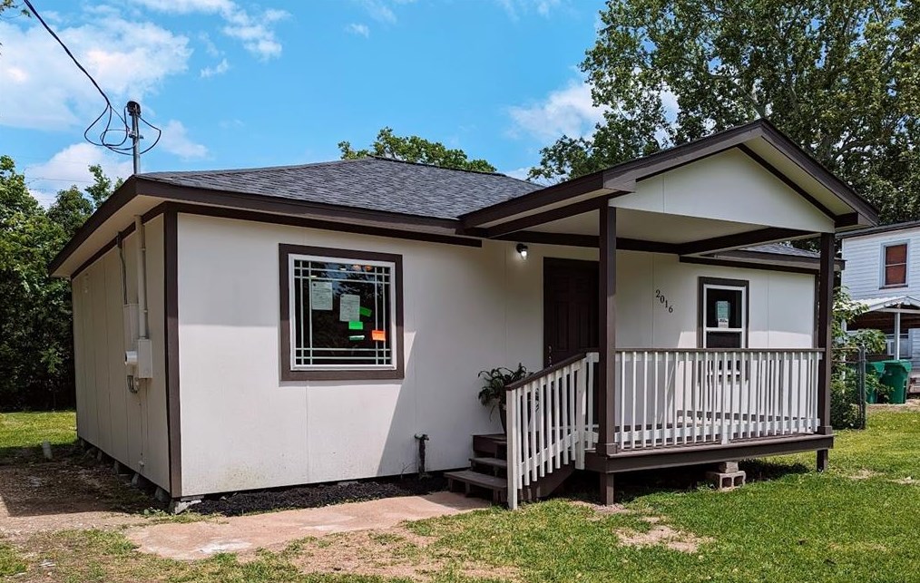 2016 Magnolia Dr, La Marque, TX 77568