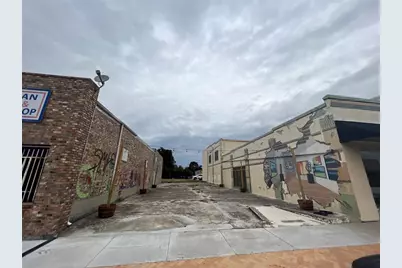 112 W Texas Avenue, Baytown, TX 77520 - Photo 6