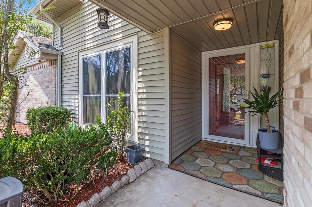15703 Castorglen Dr, Houston, TX 77598