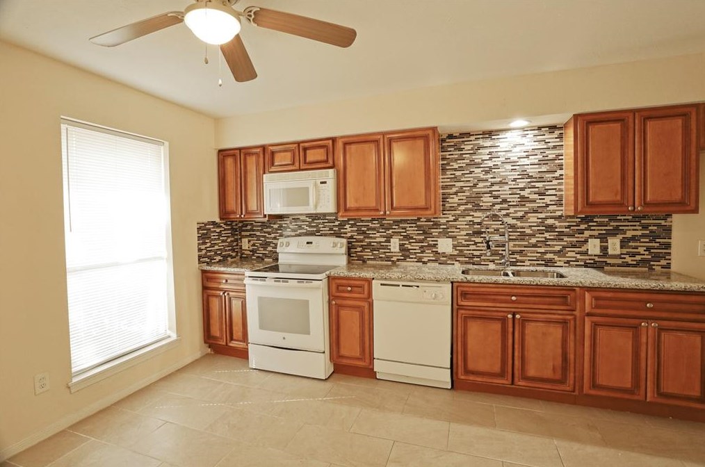 22814 Paradise Gate Dr, Spring TX  77373-7276 exterior