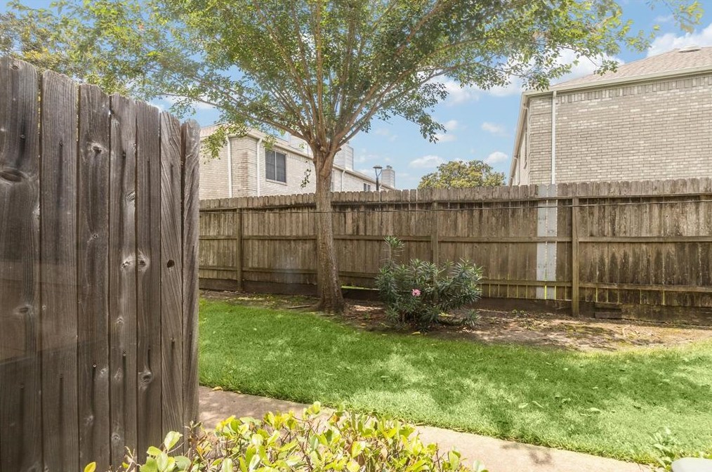 7575 Cambridge St, Houston TX  77054-2007 exterior