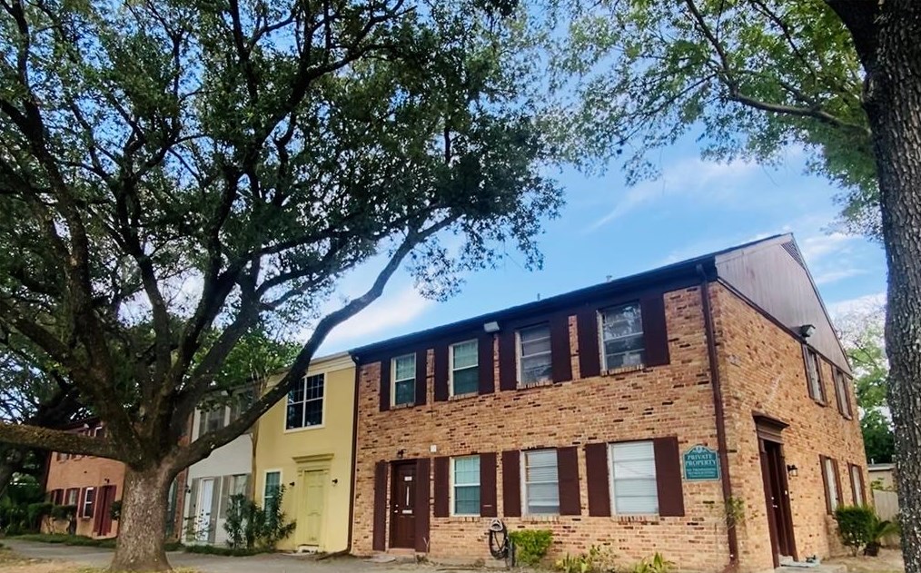 11529 Chimney Rock Rd, Houston, TX 77035-2905