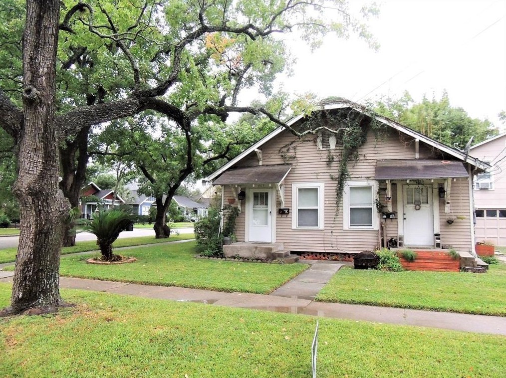 1317 Beverly St, Houston, TX 77008