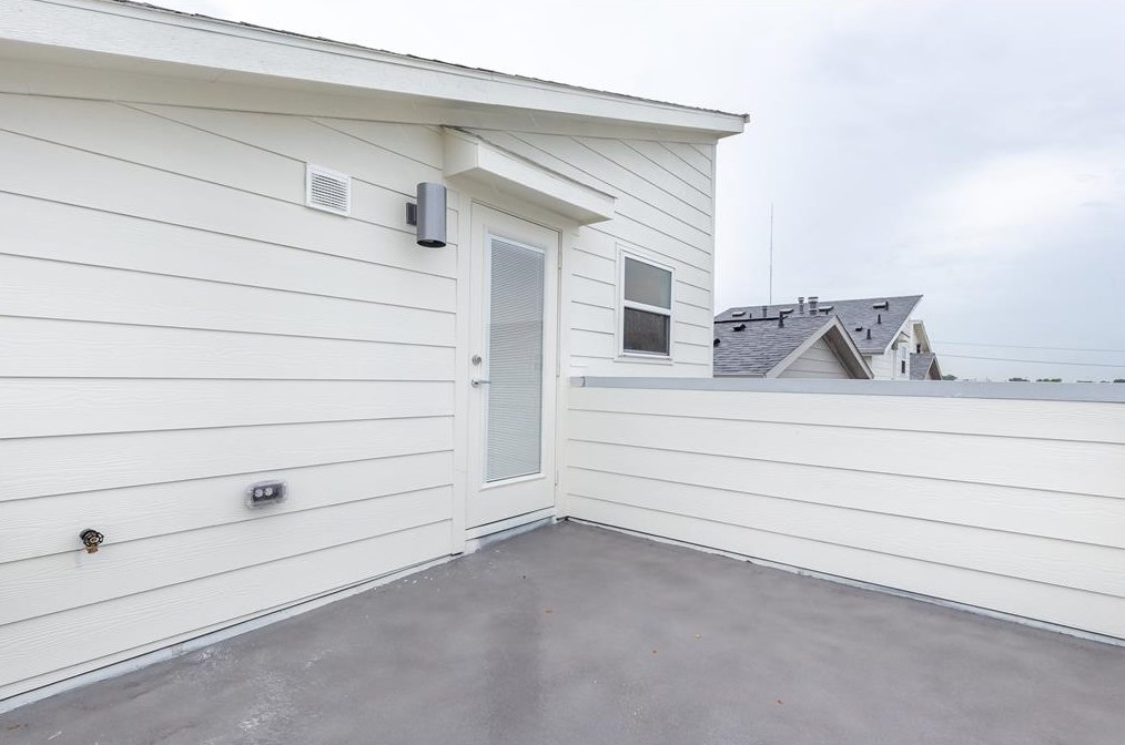 2737 Clinton Dr, Houston, TX 77020