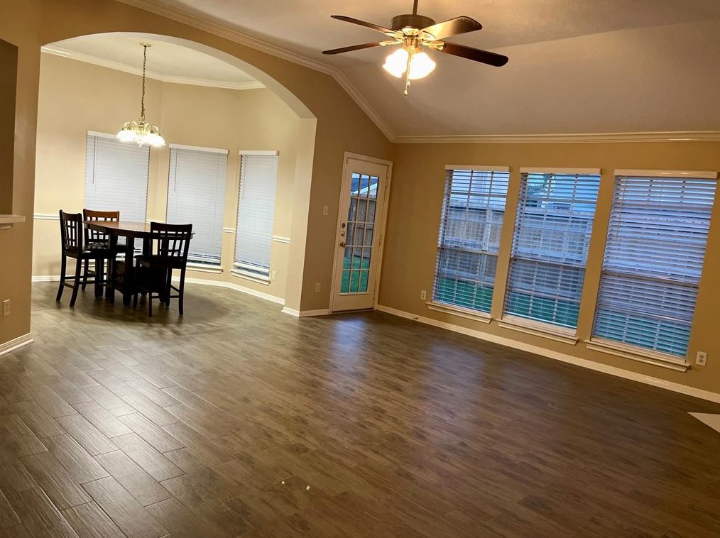 8307 Summertree Dr, Houston, TX 77040-1666