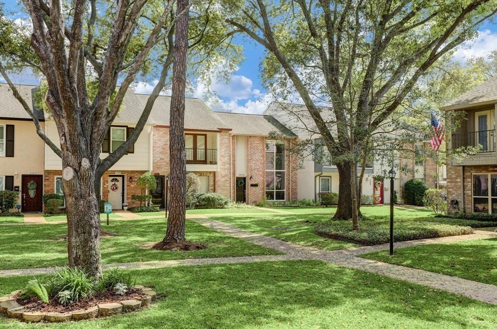 10176 Longmont Dr #43/3, Houston, TX 77042