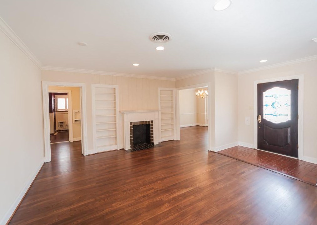 2801 Plumb St, Houston TX  77005-3055 exterior