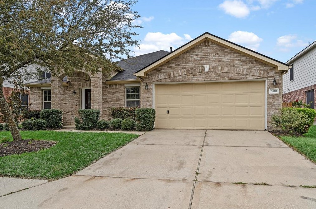 6410 Cottage Stream Ln, Spring TX  77379-8475 exterior