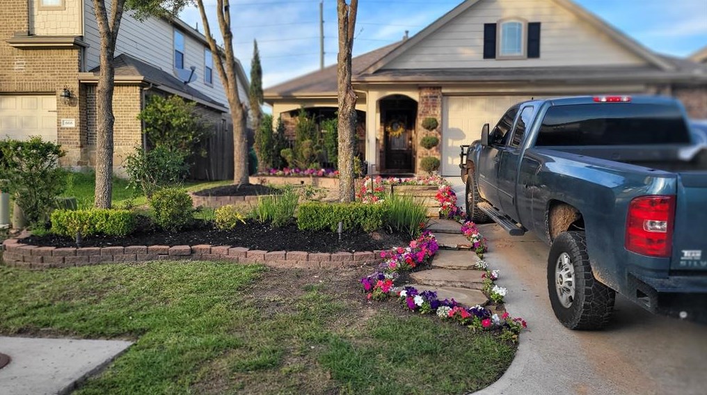 664 Oak Circle Dr E, Conroe, TX 77301