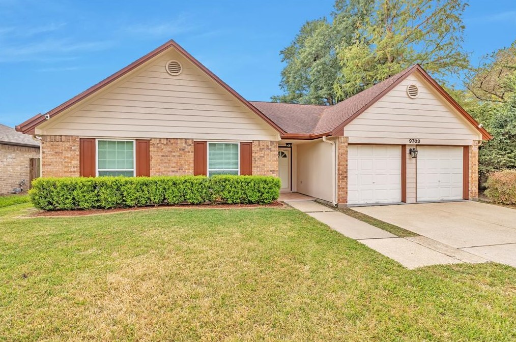 9703 Walnut Glen Dr, Houston, TX 77064