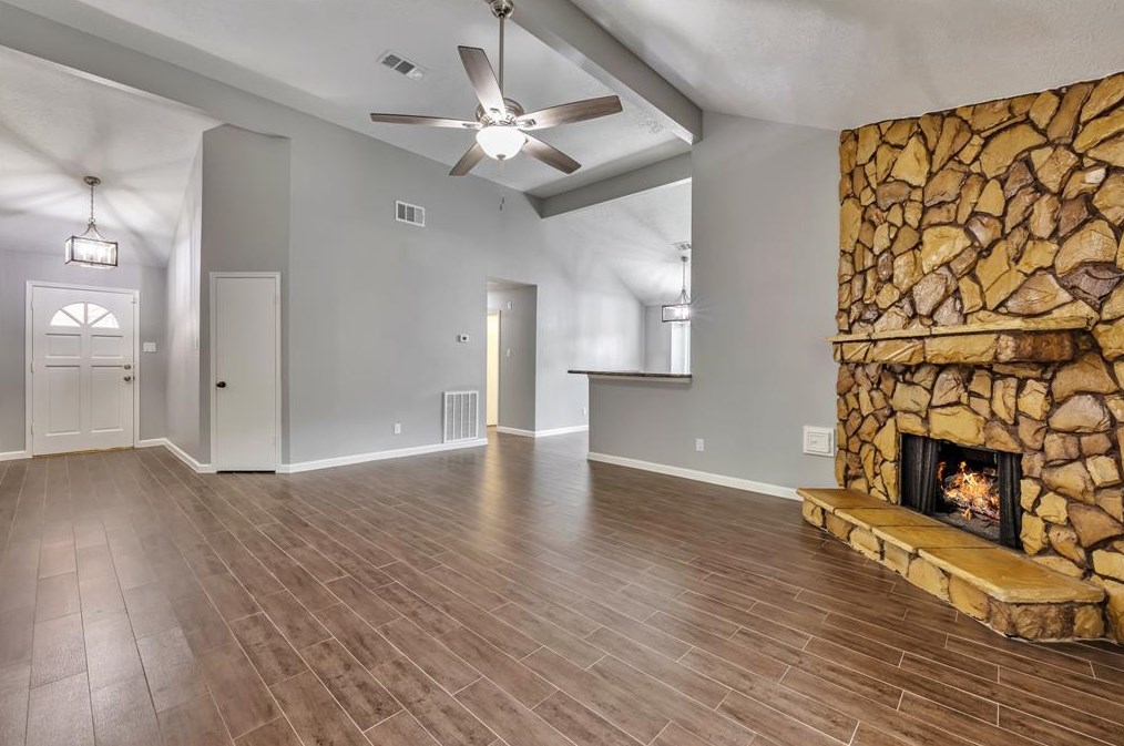 9703 Walnut Glen Dr, Houston TX  77064-4448 exterior