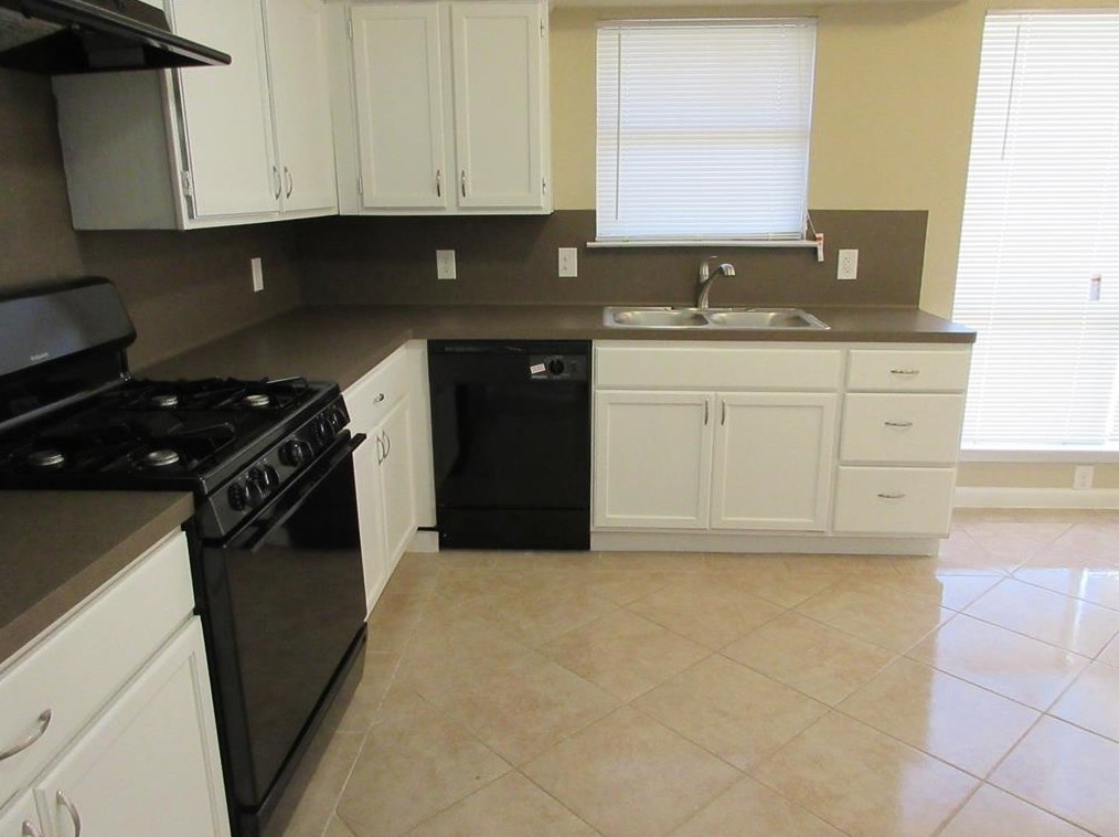 10619 Mackenzie Dr, Houston, TX 77086