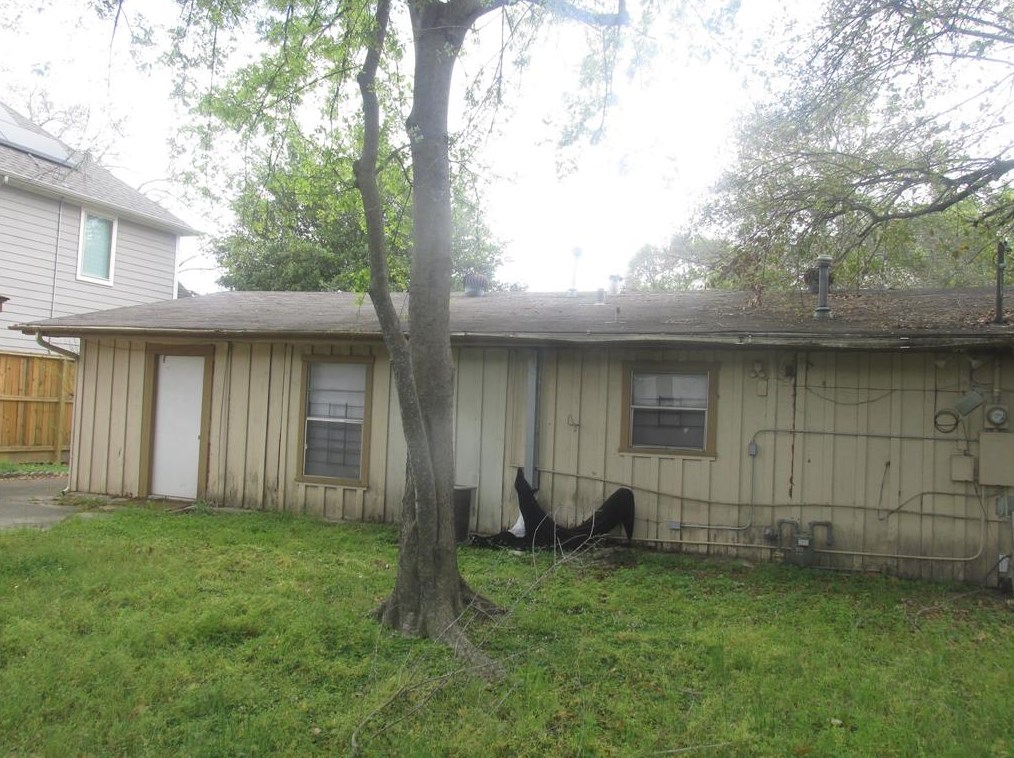 1018 Rosepoint St, Houston, TX 77018-5225