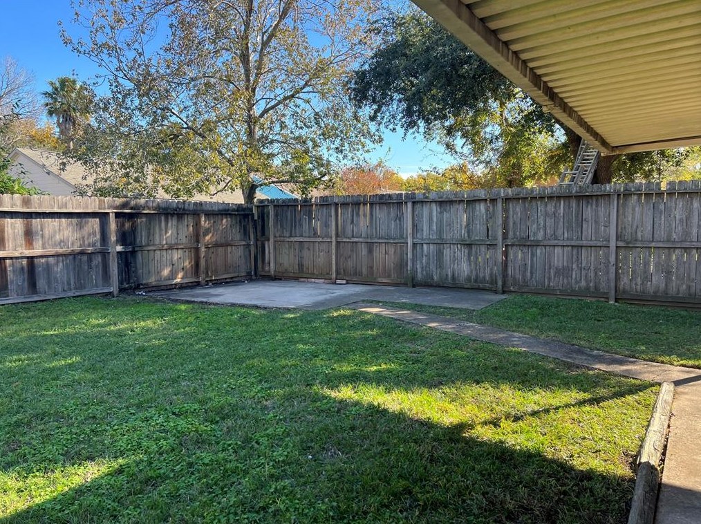 11630 Cliveden Dr, Houston, TX 77066