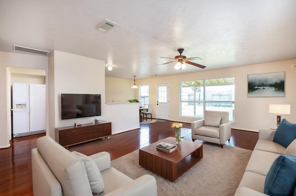 13839 Maximos Dr, Houston TX  77083-8047 exterior