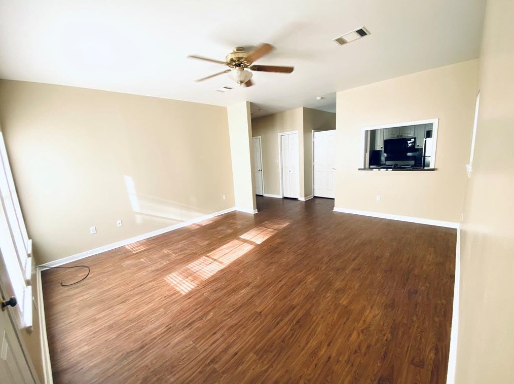 1616 Avenue N #12, Huntsville, TX 77340