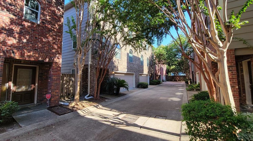 1309 Bingham St, Houston TX 77007-4189 exterior