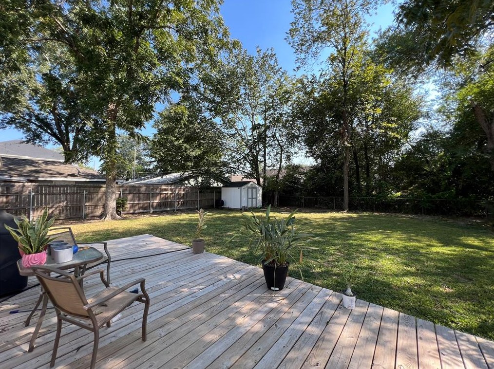 1741 Chippendale Rd, Houston TX  77018-5111 exterior