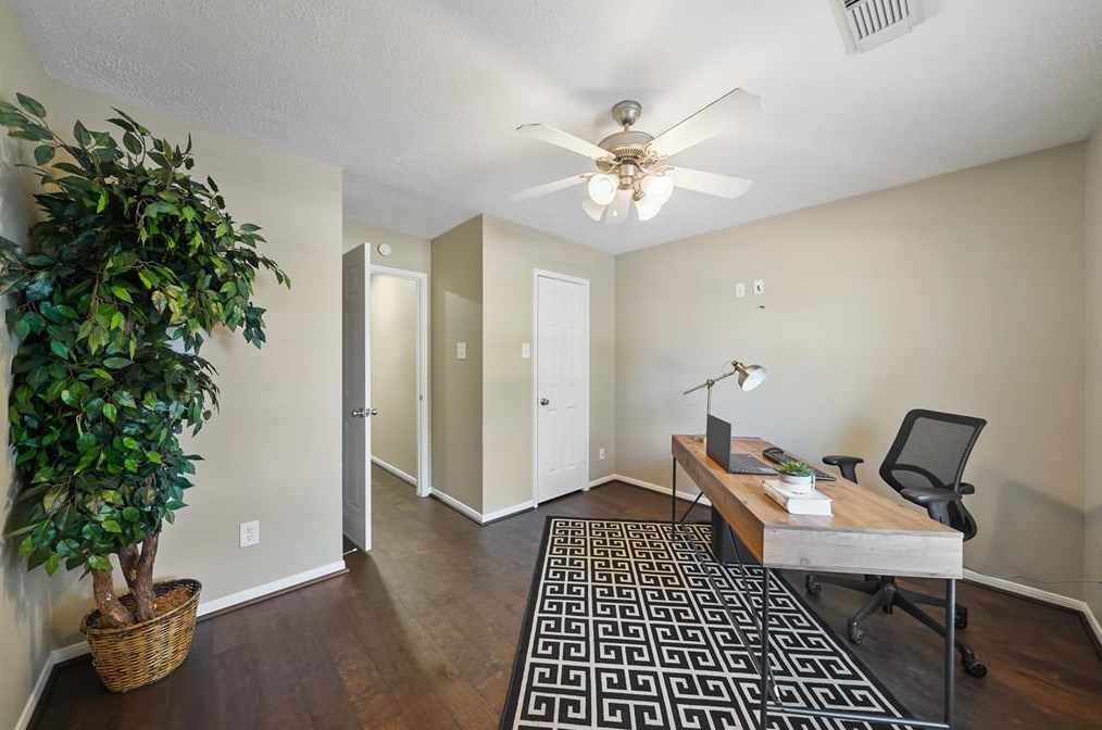 3302 Barkers Frst Ln, Houston TX  77084-5549 exterior
