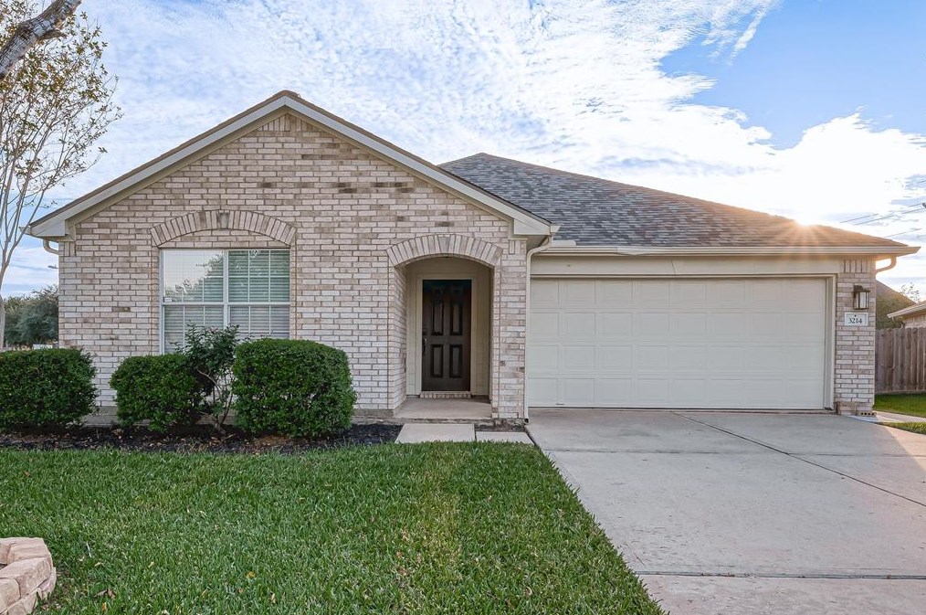 3214 Northgate Ct, Manvel, TX 77578