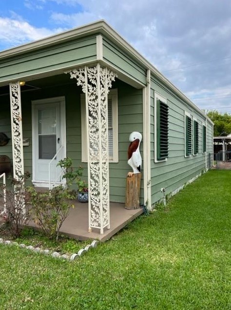 4806 Alamo Dr, Galveston, TX 77551