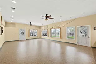 804 Robson, Columbus, TX 78934 - Photo 4