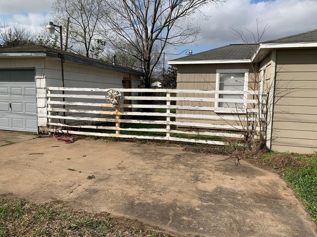 1510 Scarborough Ln, Pasadena TX  77502-1638 exterior