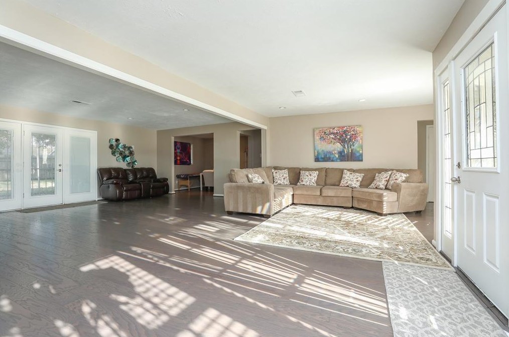 7431 Fondren Rd, Houston, TX 77074