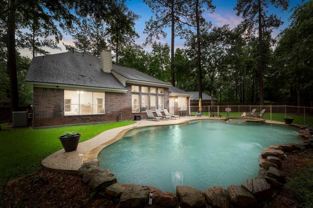 47 Baron Gate Ct, Spring, TX 77382