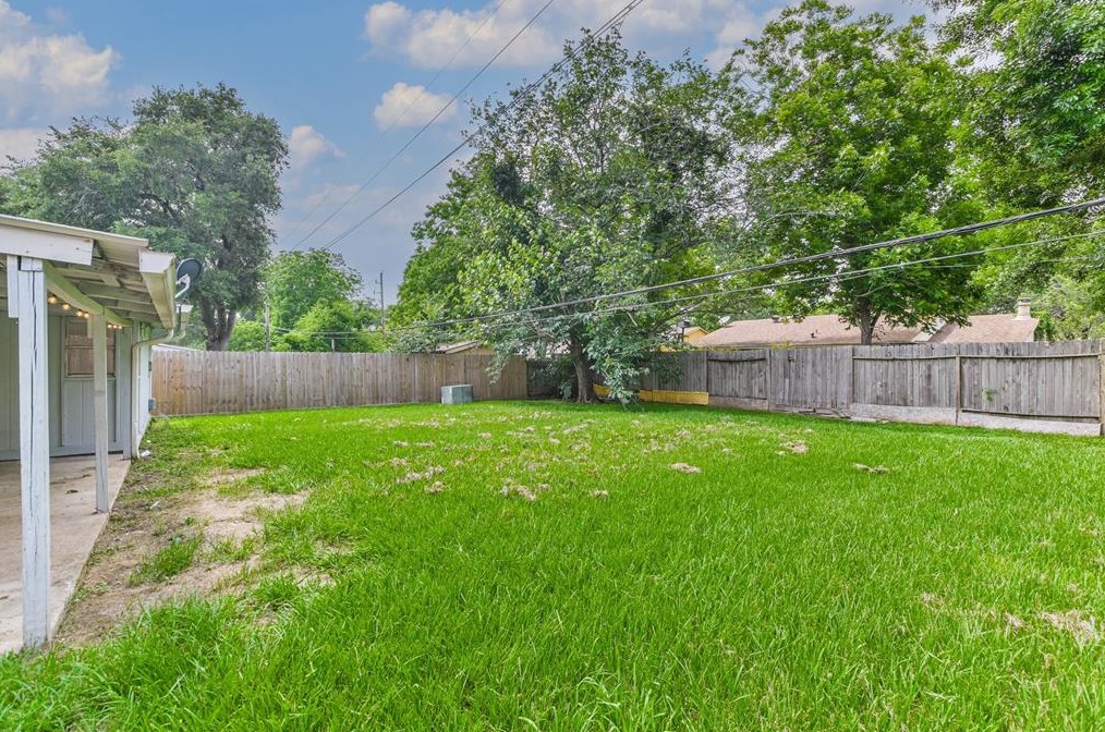 5719 Sunnygate Dr, Spring, TX 77373-7241