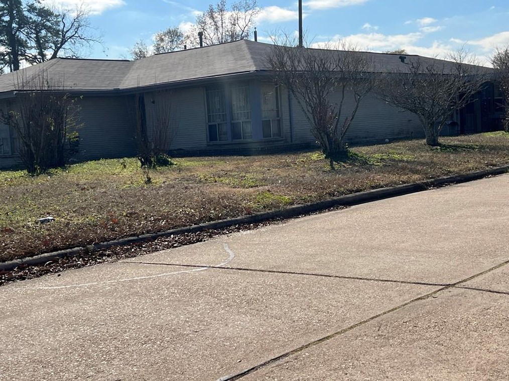 9715 Shady Dr, Houston TX  77016-4341 exterior