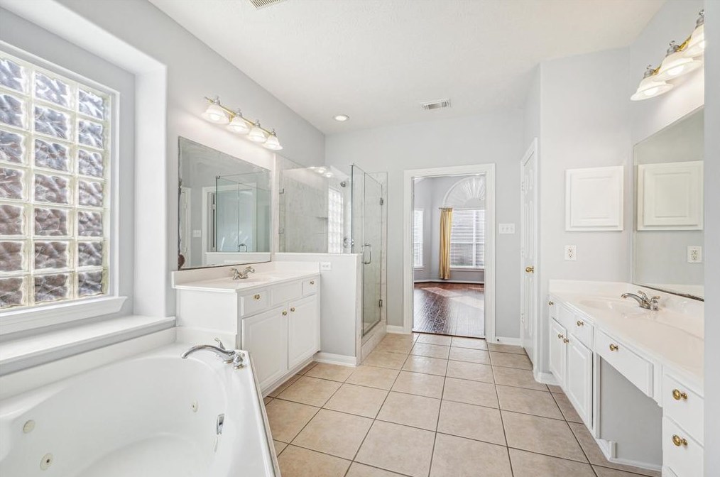 2122 Fortuna Bella Dr, Pearland TX  77581-5285 exterior