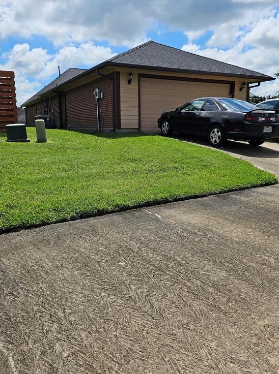 129 Silverbell Cir, Richwood, TX 77566