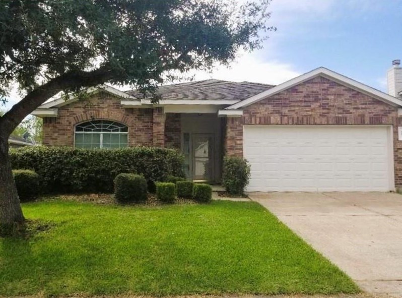 807 Chance Ln, Baytown TX  77521-3495 exterior