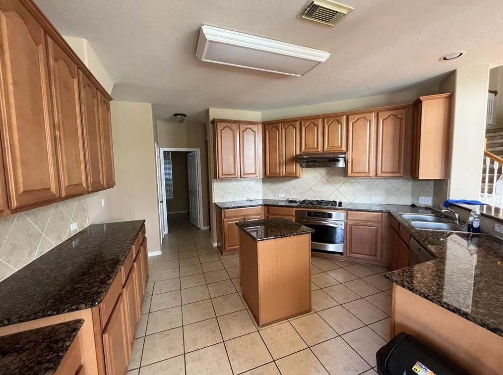 16003 Emerald Briar Ln, Houston, TX 77084