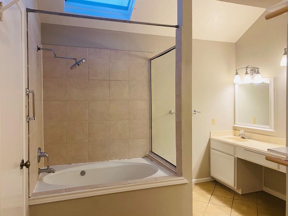 7142 River Garden Dr, Houston, TX 77095